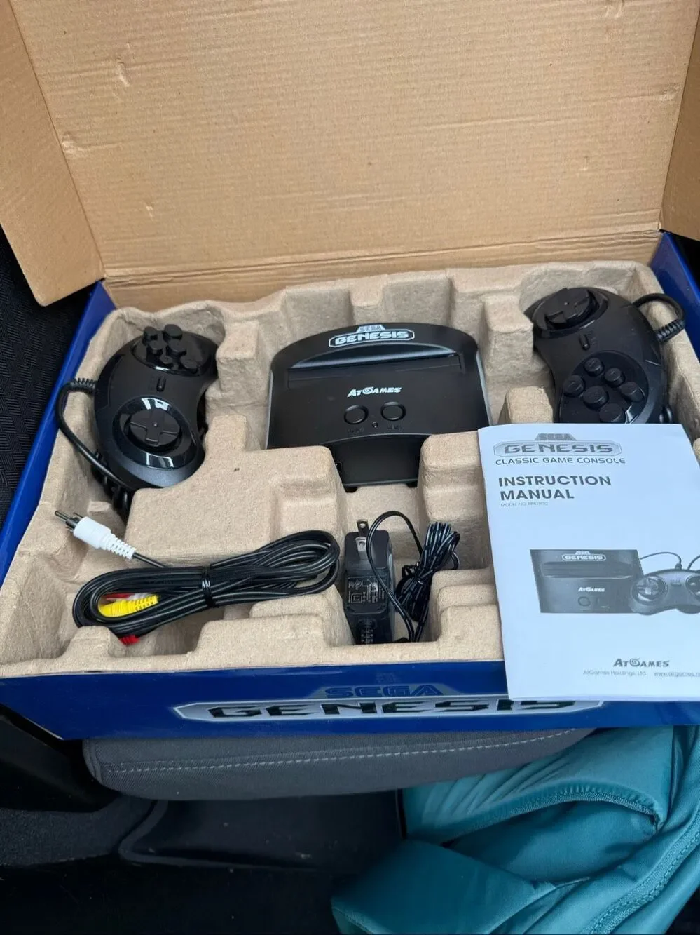 SEGA Genesis Classic Game Console AtGames 81 Built-In Games Complete in Box Test